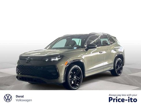 Certified 2026 Volkswagen Tiguan SE R-Line AWD/4WD image 1