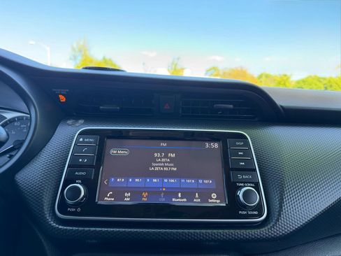 Used 2021 Nissan Kicks S FWD image 11