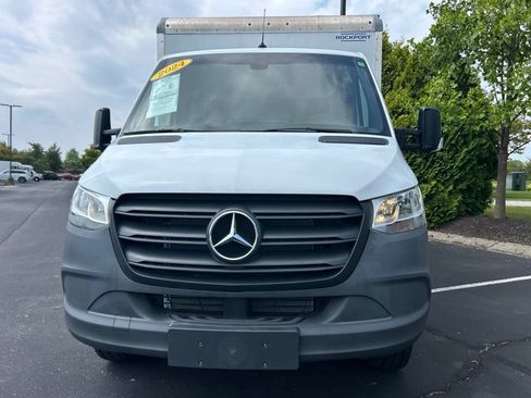 Used 2024 Mercedes-Benz Sprinter 3500 image 2