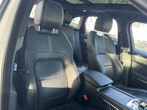 Used 2025 Jaguar F-PACE R-Dynamic S image 34