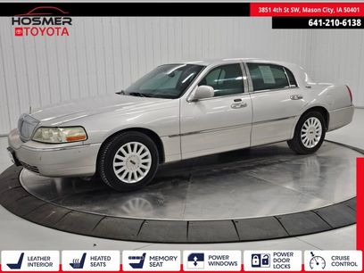 Used 2005 Lincoln Town Car Signature Limited