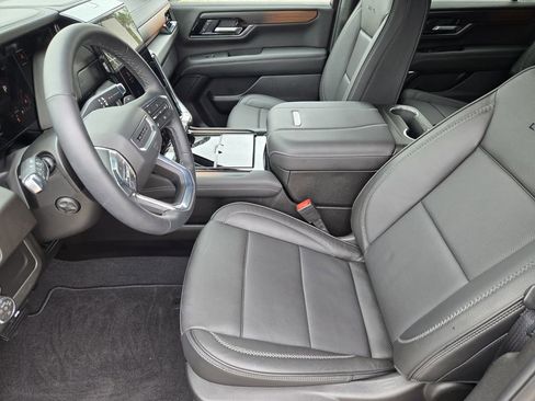 Used 2026 GMC Yukon Denali w/ Sun & Power Step Package AWD/4WD image 11