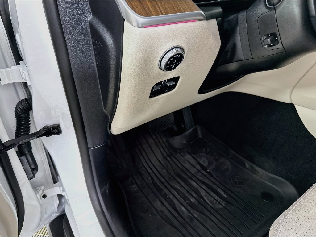Used 2023 Mercedes-Benz GLC 300 4MATIC image 10
