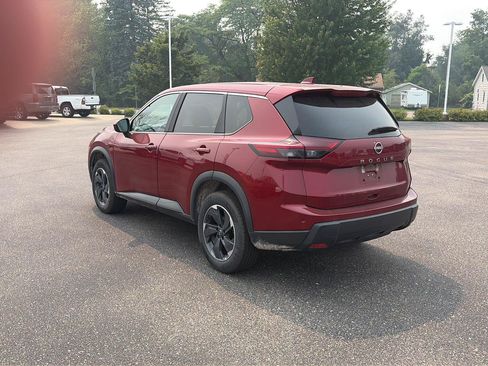 Used 2025 Nissan Rogue SV FWD image 5
