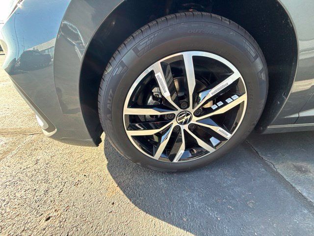 New 2027 Volkswagen Jetta SE FWD image 15