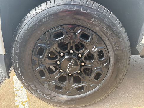 Used 2018 Chevrolet Silverado 2500 LTZ w/ Custom Sport Edition AWD/4WD image 9