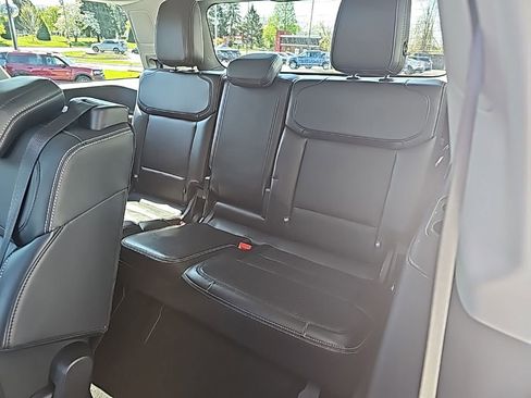Used 2025 Ford Expedition Platinum w/ Driver's Package AWD/4WD image 15