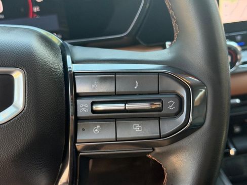 Used 2023 GMC Canyon AT4 w/ AT4 Premium Package AWD/4WD image 18