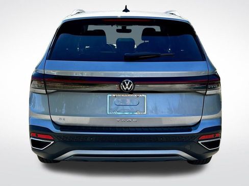 New 2026 Volkswagen Taos SE FWD image 6
