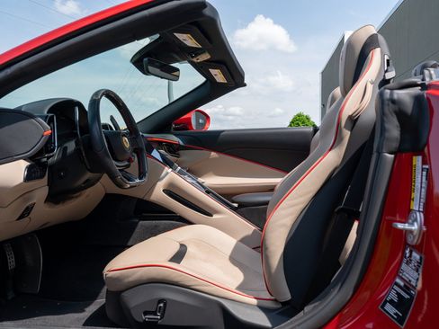 Used 2024 Ferrari Roma Spider RWD image 30