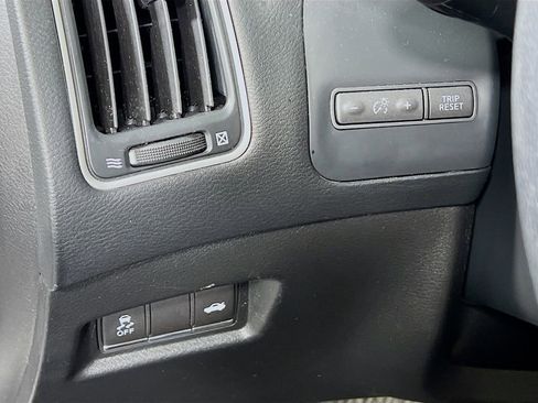 Used 2017 INFINITI Q60 3.0t w/ Cargo Package image 9