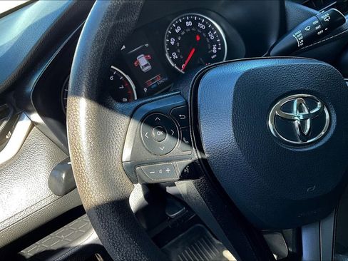 Used 2022 Toyota RAV4 LE image 12