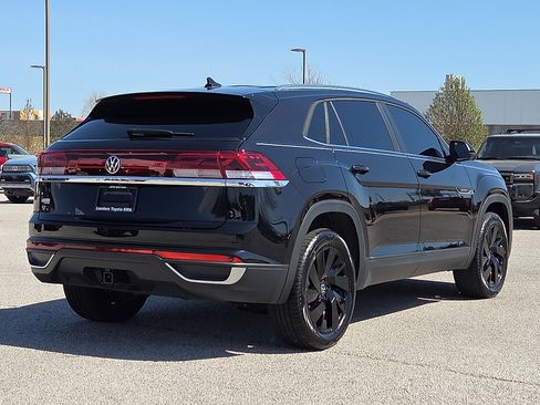 Used 2025 Volkswagen Atlas Cross Sport SE image 5