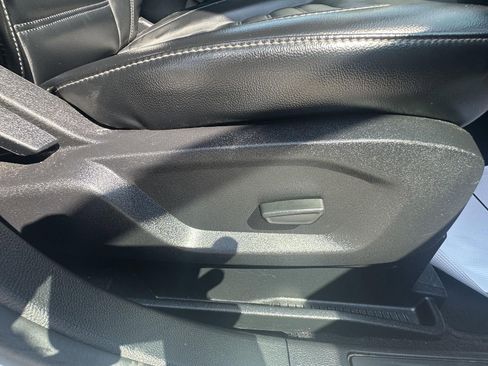 Used 2024 Ford Edge SEL image 41