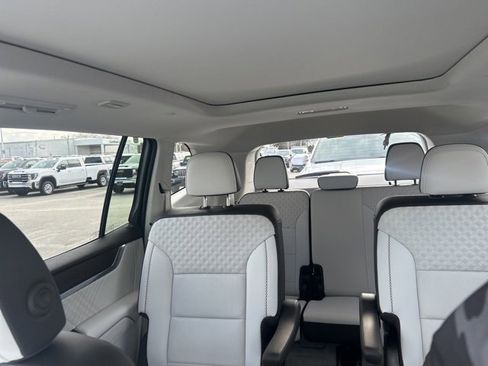 Used 2024 GMC Acadia Denali w/ Super Cruise Package image 22