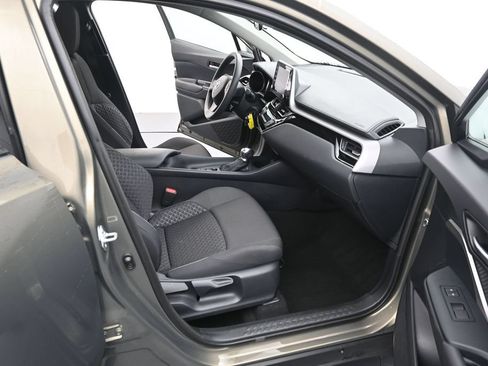 Used 2021 Toyota C-HR LE FWD image 19