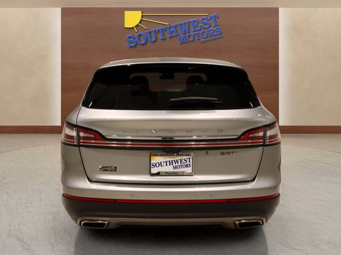 Used 2020 Lincoln Nautilus FWD w/ Equipment Group 101A image 3