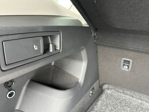 New 2026 Volkswagen Tiguan SE AWD/4WD image 14