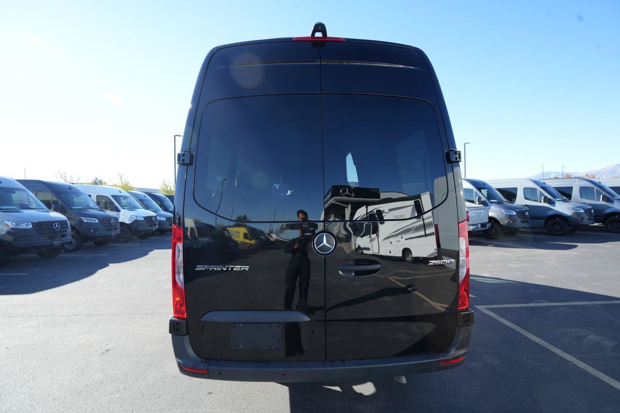Used 2025 Mercedes-Benz Sprinter 2500 image 6