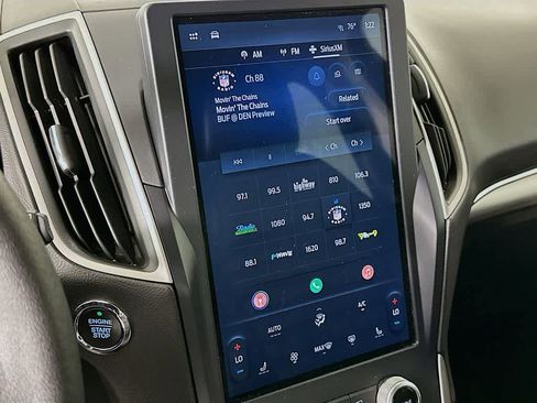 Certified 2022 Ford Edge SEL w/ Convenience Package image 17