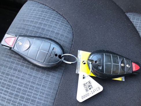 Used 2017 Jeep Cherokee Latitude w/ Safety/Convenience Group image 25