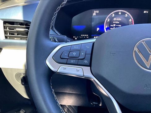 Used 2023 Volkswagen Taos SE image 24