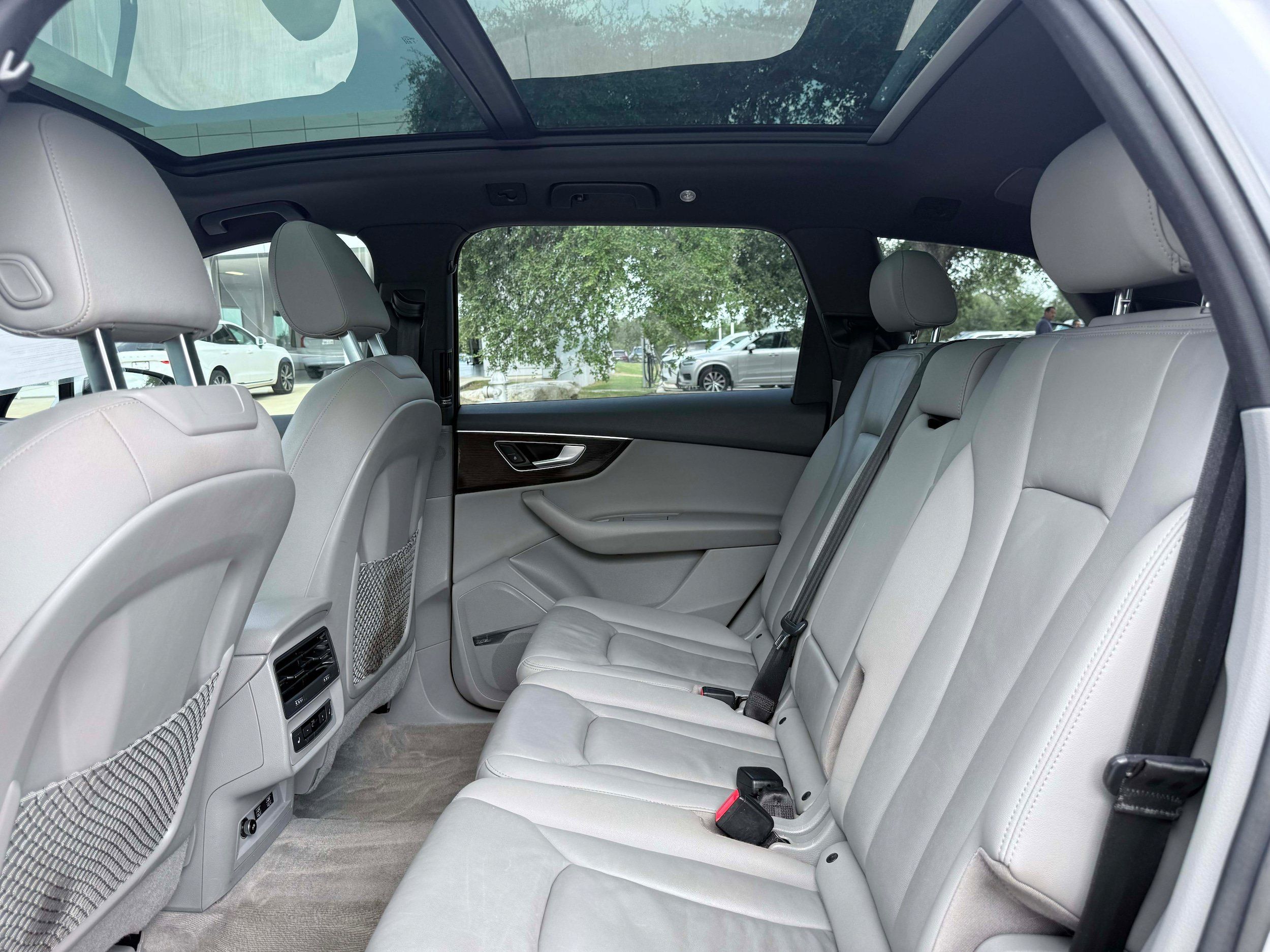 Used 2020 Audi Q7 3.0T Premium Plus w/ Premium Plus Package AWD/4WD image 15