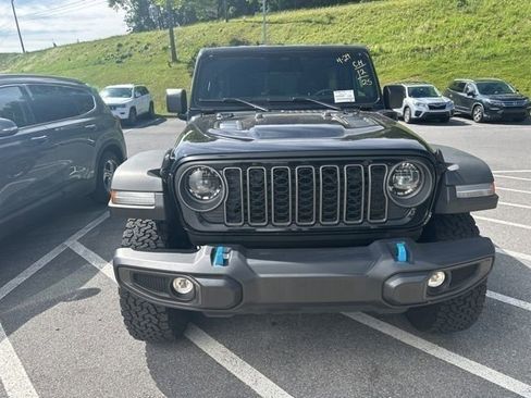 Used 2025 Jeep Wrangler Unlimited Rubicon 4xe w/ Convenience Group AWD/4WD image 6