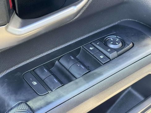 Used 2025 Toyota Tacoma Limited image 27