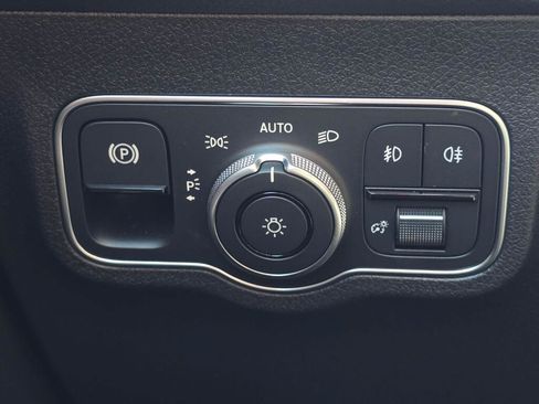 New 2026 Mercedes-Benz GLB 250 4MATIC image 38