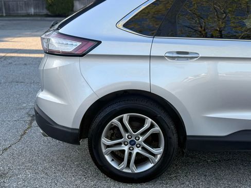 Used 2018 Ford Edge Titanium image 10