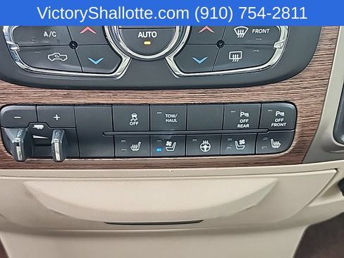 Used 2017 RAM 1500 Laramie AWD/4WD image 10
