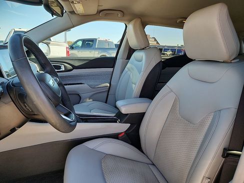 Used 2022 Jeep Compass Latitude image 7