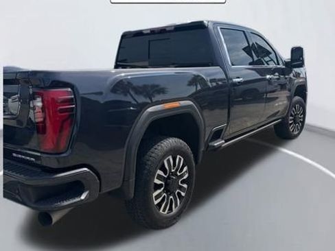 Used 2024 GMC Sierra 3500 Denali Ultimate AWD/4WD image 5