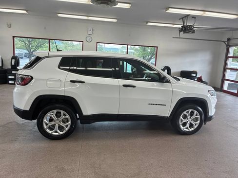 Used 2024 Jeep Compass Sport AWD/4WD image 22