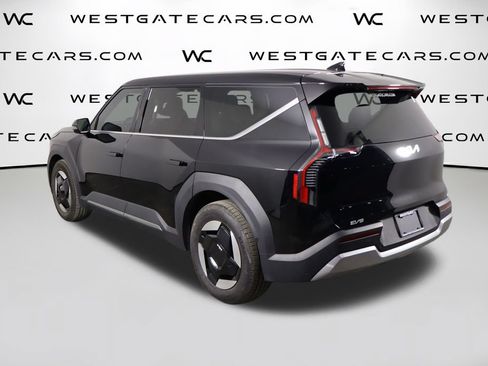 Used 2024 Kia EV9 Light Long Range RWD image 45