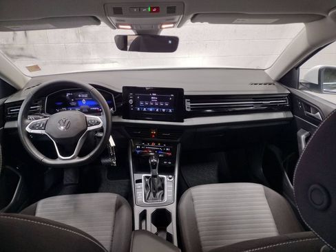 Used 2025 Volkswagen Jetta S image 33