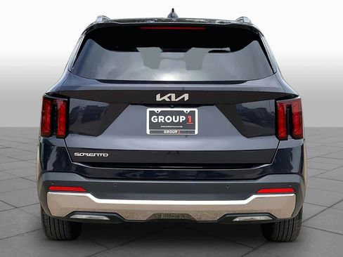 Certified 2025 Kia Sorento S w/ Panoramic Sunroof Package FWD image 5