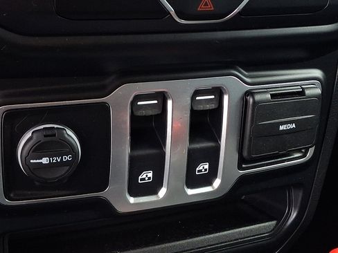Certified 2020 Jeep Wrangler Sport AWD/4WD image 24