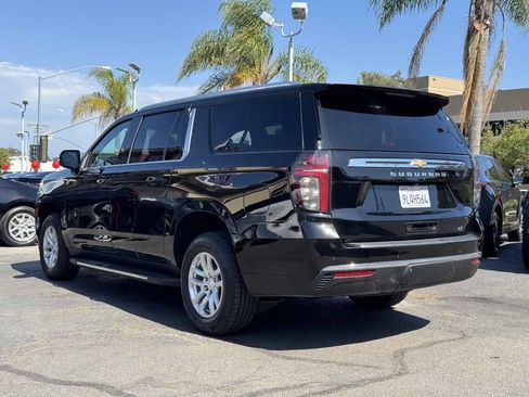 Used 2024 Chevrolet Suburban LT RWD image 11