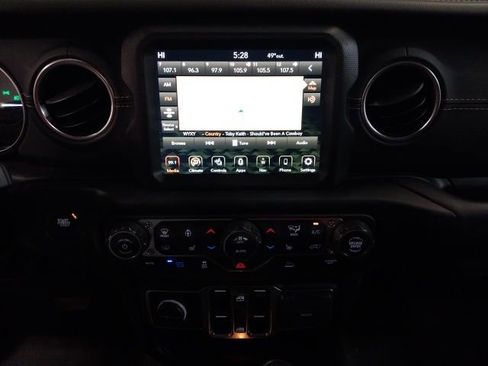 Used 2022 Jeep Wrangler Unlimited Sahara w/ Cold Weather Group image 17