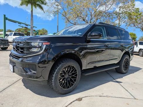 Certified 2025 Ford Expedition Active image 7