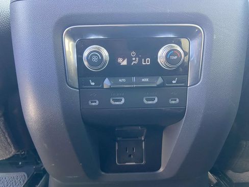 Used 2021 GMC Yukon Denali w/ Denali Premium Package AWD/4WD image 25