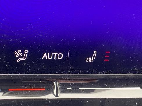 Used 2025 Volkswagen Tiguan SE image 13