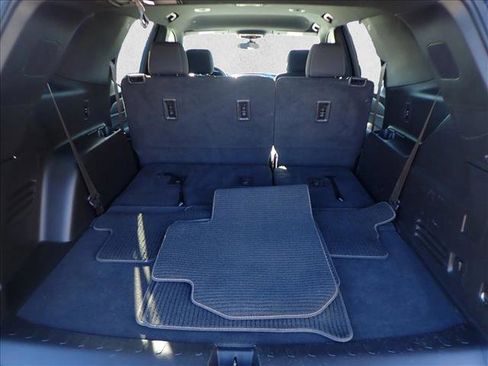 Used 2022 Chevrolet Traverse LT image 8