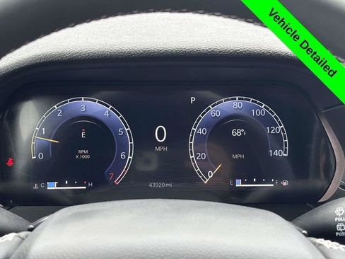 Used 2023 Jeep Grand Cherokee Altitude AWD/4WD image 22
