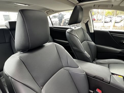 Certified 2025 Lexus ES 350 w/ Premium Package image 46