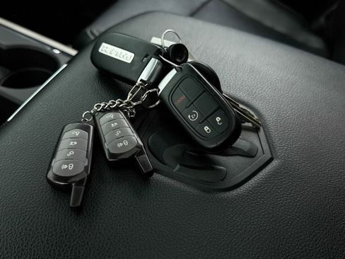 Used 2013 RAM 1500 Laramie w/ Convenience Group image 33