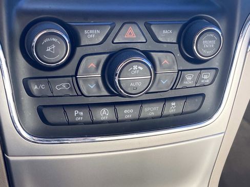 Used 2017 Jeep Grand Cherokee Overland image 23