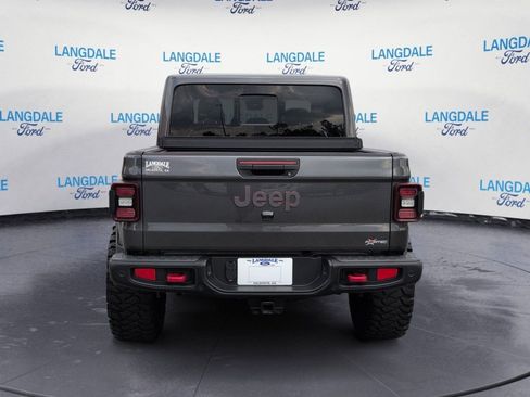 Used 2024 Jeep Gladiator Rubicon AWD/4WD image 8